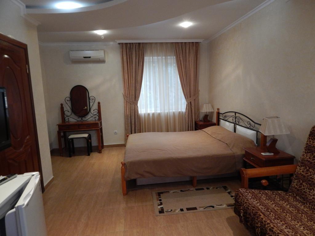 Delfin Hotel Koblevo Exterior photo